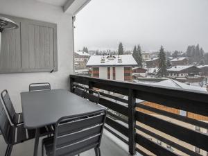 Appartement rénové 5 chambres avec balcon, cheminée et Wifi à 400m du centre de Megève - FR-1-453-170