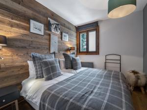 Appartement rénové 5 chambres avec balcon, cheminée et Wifi à 400m du centre de Megève - FR-1-453-170