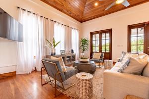 The Weekender and The PoolClub at Mahogany Bay!