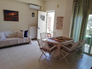 ALTHEA HOLIDAY STUDIO