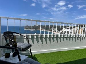 Axenic Retreat - Panoramic Ocean View, Sleeps 4, Ensuite Bathroom, New Redesign