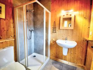 Chalet de luxe avec cheminée, terrasse, garage à Morzine - FR-1-524-14