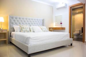 Modern and centric Apartment with pool and gym at Downtown