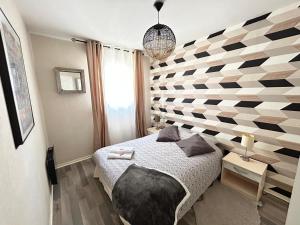 Appartements SPACIEUX DUPLEX PRES DES QUAIS DE SEINE LINGE MAISON FOURNI PARKING GRATUIT 4 CHAMBRES bienvenue a vous : photos des chambres