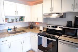 Mystic Haven - Hot Tub, BBQ Grill, Beaches, Pet Friendly