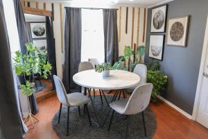 Mystic Haven - Hot Tub, BBQ Grill, Beaches, Pet Friendly