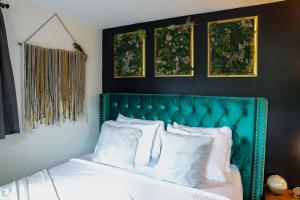 Mystic Haven - Hot Tub, BBQ Grill, Beaches, Pet Friendly