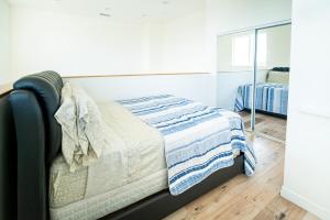 Brand New Koreatown Loft with 3 Levels 2 Parking Spots