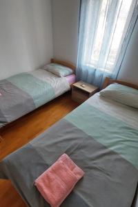 Apartments with parking space Cres - 21116