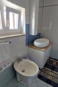 Apartments with parking space Cres - 21116