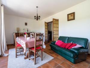 Maisons de vacances Cozy Holiday Home in Montclus with River Near : photos des chambres