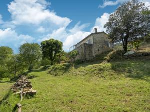 Maisons de vacances Cozy Holiday Home in Montclus with River Near : photos des chambres