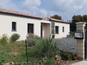 Maisons de vacances Spacious Holiday Home in Oupia with Private Pool : photos des chambres