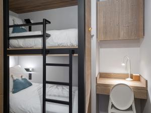 Appartement avec Espace Bien-Être à Megève, Piscine, Salle de Sport et Parking Électrique - FR-1-569-34