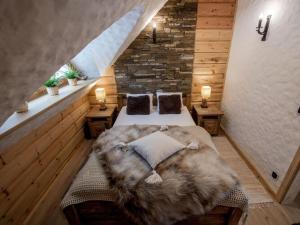 Luxurious holiday highlanders cottage with a fireplace Zawadka