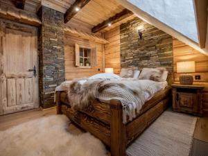 Luxurious holiday highlanders cottage with a fireplace Zawadka