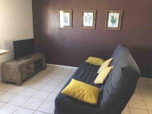 T2 centre St Pierre, à 300 mètres de la plage - Ubytování bez kategorie ve městě Saint-Pierre