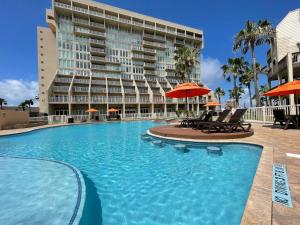 Spectacular Ocean-View Condo in Beachfront Resort, Heated Pool