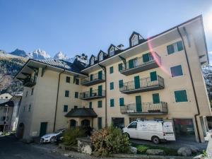 Appartement calme en centre-ville avec terrasse et vue Mont-Blanc, Chamonix - FR-1-343-198