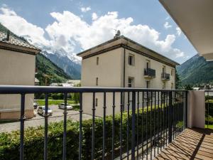 Chalet calme à Chamonix, proche centre-ville avec balcons, parking et Wi-Fi - FR-1-343-212