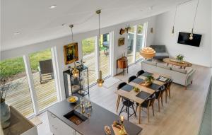 Stunning Home In Fårvang With Wifi