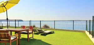 Apartments Nicolas - Beach & Sea 10m away - Amazing sea view! 