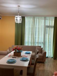 Sunny Cozy Apartment Primorsko