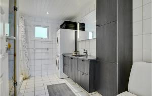 Amazing Home In Væggerløse With Sauna