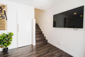 Nice and Close to Downtown 1 Bedroom Sleeps 4