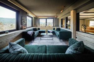 Luxus Villa mit 23 Zimmern und 19 Bädern und SPA