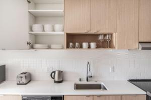Central District 1br w gym pets nr dining SEA-592