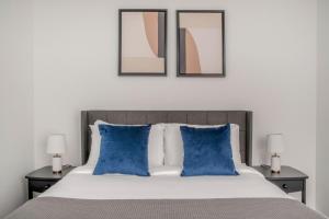 Central District 1br w gym pets nr dining SEA-592