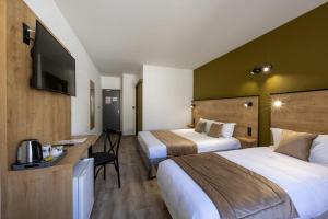 Hotels The Originals City, Hotel Azur, Fos-sur-Mer : photos des chambres