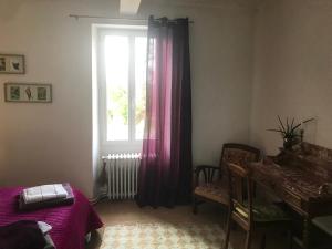 B&B / Chambres d'hotes Chez Alice,simplicite et petite piscine : photos des chambres