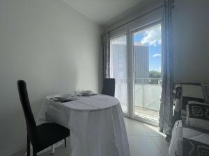 Appartements Appartement Chatelaillon-Plage, 1 piece, 3 personnes - FR-1-246-651 : photos des chambres