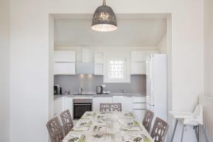 Villa Chiara APT 1- Appartamento in villa con piscina