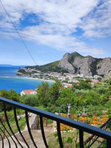 Apartment with 2 balconies and sea view - 3hvězdičkové hotely ve městě Omiš