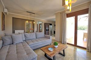 Villa Kostantina by PosarelliVillas