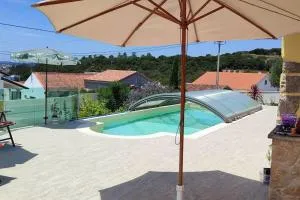 Kyrios Arts Atelier with car and private swimming pool - Carrascal