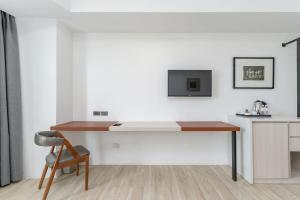 Crown Regency Hotel & Towers