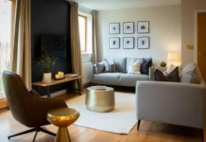 Stunning 2 bed flat with parking, and garden with mountain views - Monzie