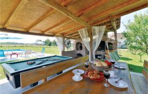 2 Bedroom Cozy Home In Vrbovec 