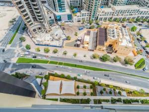 Downtown Decadence : A 1BR Urban Sanctuary