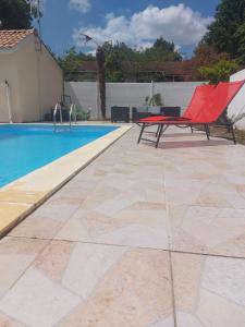 petite maison sympathique plein de charme