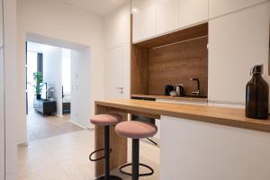 Posh studio with a king-size bed and modern design