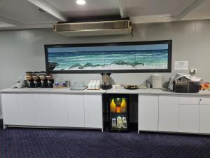 세두나 East West Motel Ceduna 호텔 로비