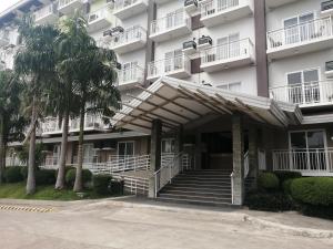 Condo Azur Suites A125 Amani Resorts Residences , 5 minutes Airport, Netflix, Stylish, Cozy with Luxurious Swimming Pool