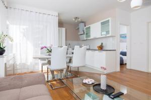 Lana - Sea view apartment with parking