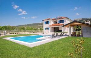 Villa Modriola heated Pool