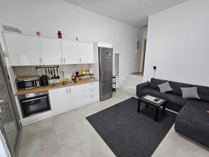 Abigel Apartment Tolo